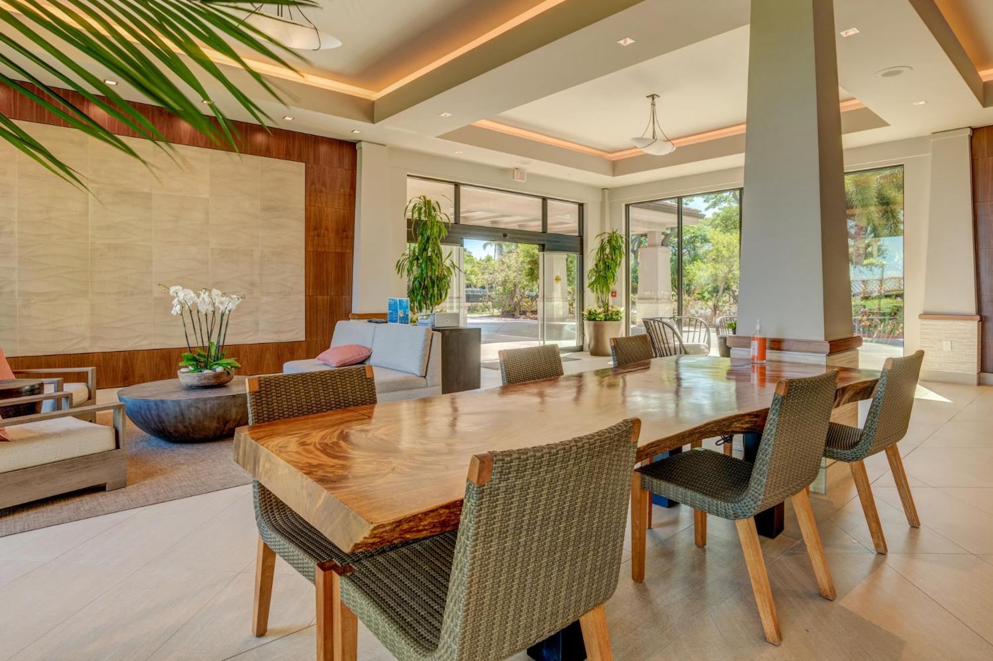 The Whaler Resort Lahaina Bagian luar foto